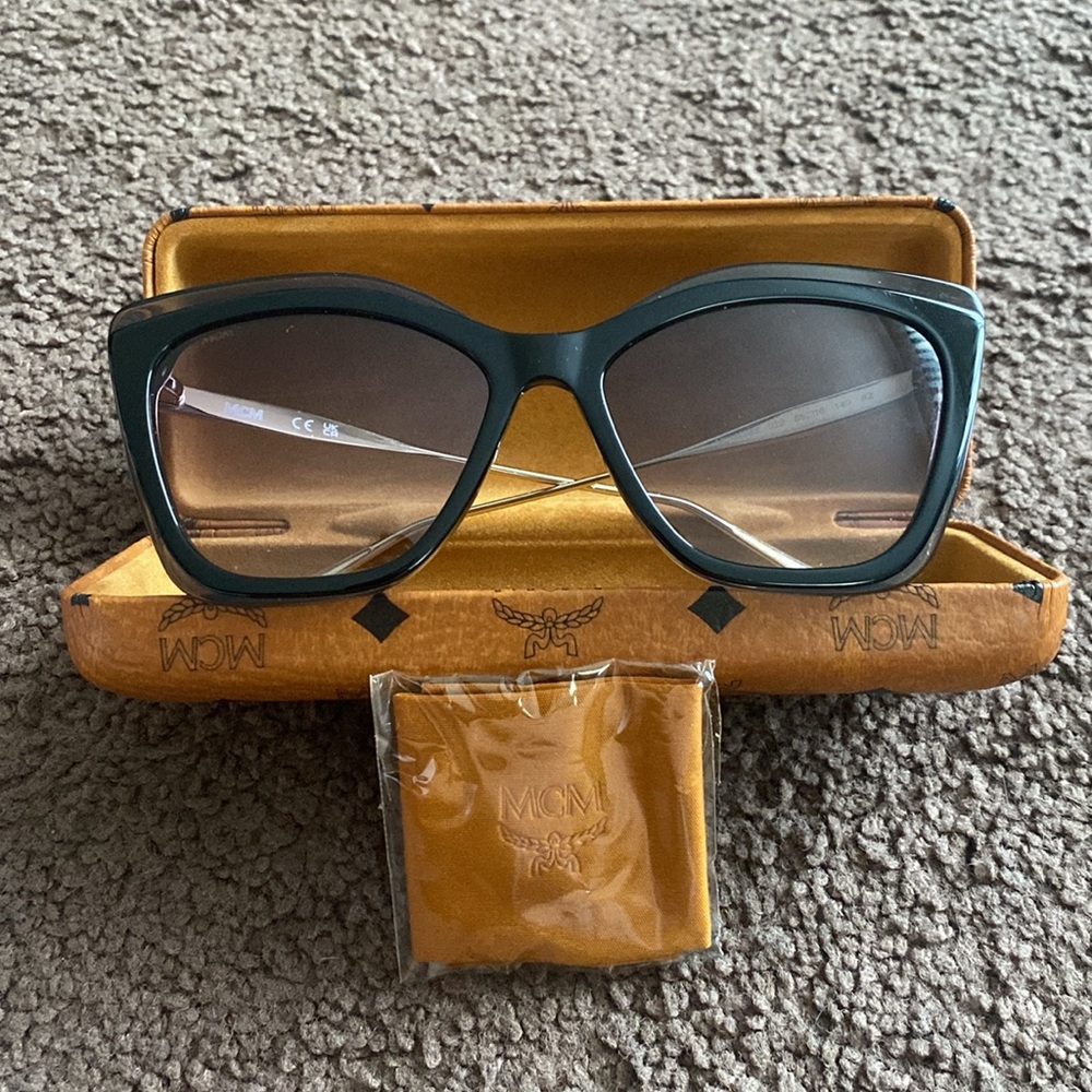 MCM- sunglasses - Picture 11 of 15
